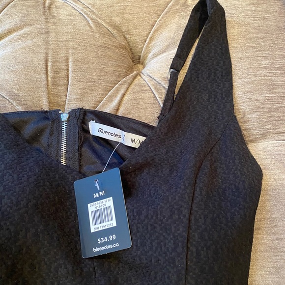 black dress - Picture 4 of 4